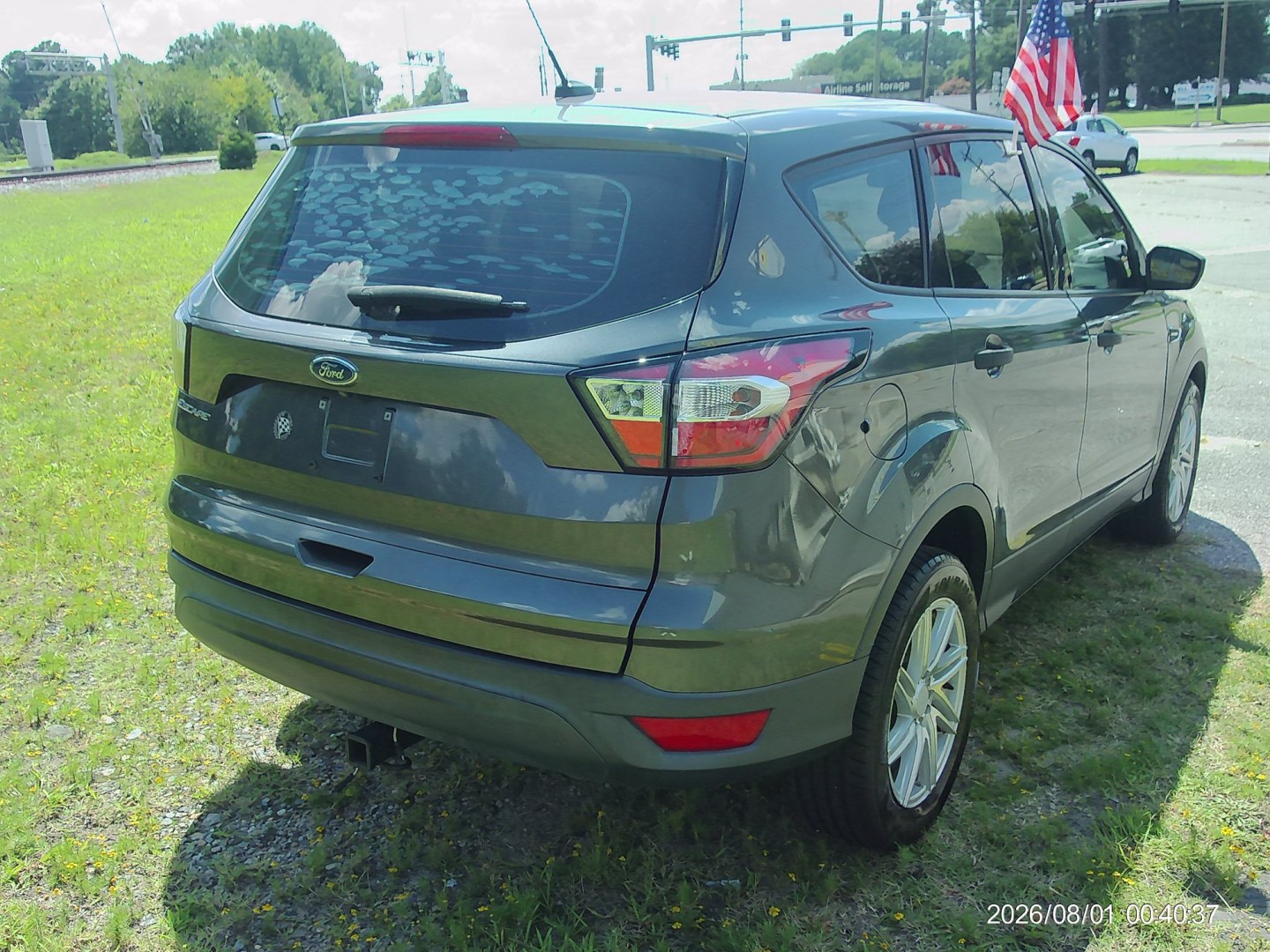 2017 Gray Ford Escape S FWD (1FMCU0F74HU) with an 2.5L L4 DOHC 16V engine, 6A transmission, located at 2553 Airline Blvd, Portsmouth, VA, 23701, (757) 488-8331, 36.813889, -76.357597 - ***VEHICLE TERMS*** Down Payment: $999 Weekly Payment: $120 APR: 23.9% Repayment Terms: 42 Months *** CALL ELIZABETH SMITH - DIRECTOR OF MARKETING @ 757-488-8331 TO SCHEDULE YOUR APPOINTMENT TODAY AND GET PRE-APPROVED RIGHT OVER THE PHONE***- Photo#5