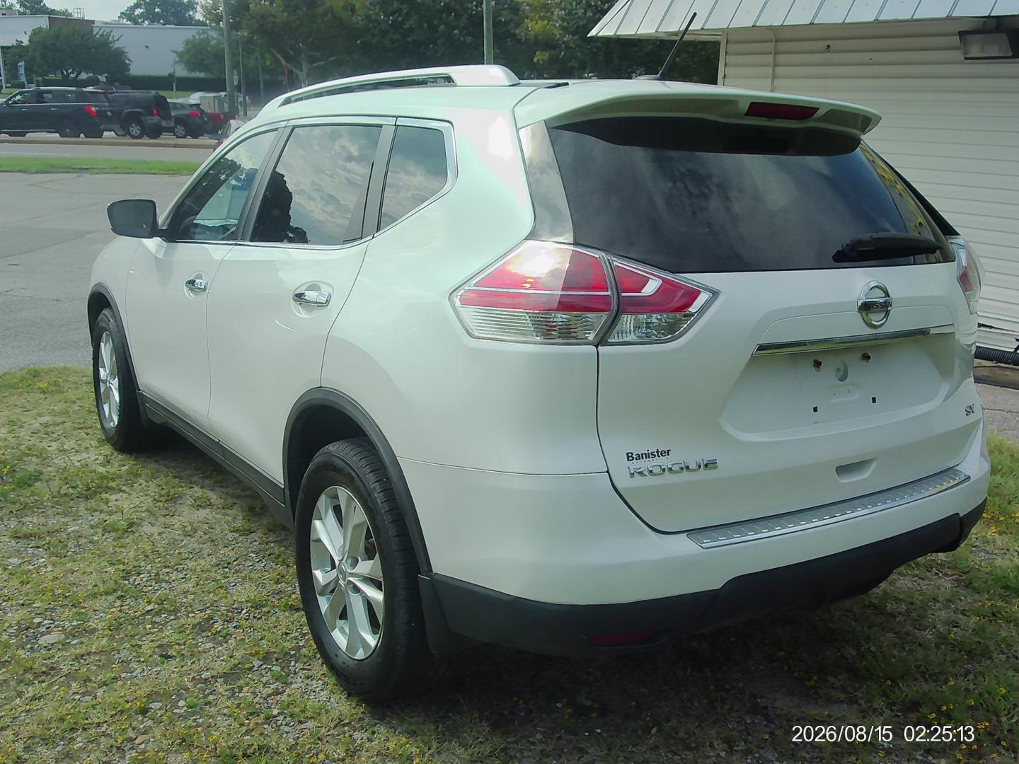 2015 Nissan Rogue S 2WD (KNMAT2MT2FP) with an 2.5L L4 DOHC 16V engine, CVT transmission, located at 2553 Airline Blvd, Portsmouth, VA, 23701, (757) 488-8331, 36.813889, -76.357597 - ***VEHICLE TERMS*** Down Payment: $899 Weekly Payment: $115 APR: 23.9% Repayment Terms: 42 Months *** CALL ELIZABETH SMITH - DIRECTOR OF MARKETING @ 757-488-8331 TO SCHEDULE YOUR APPOINTMENT TODAY AND GET PRE-APPROVED RIGHT OVER THE PHONE***- Photo#7