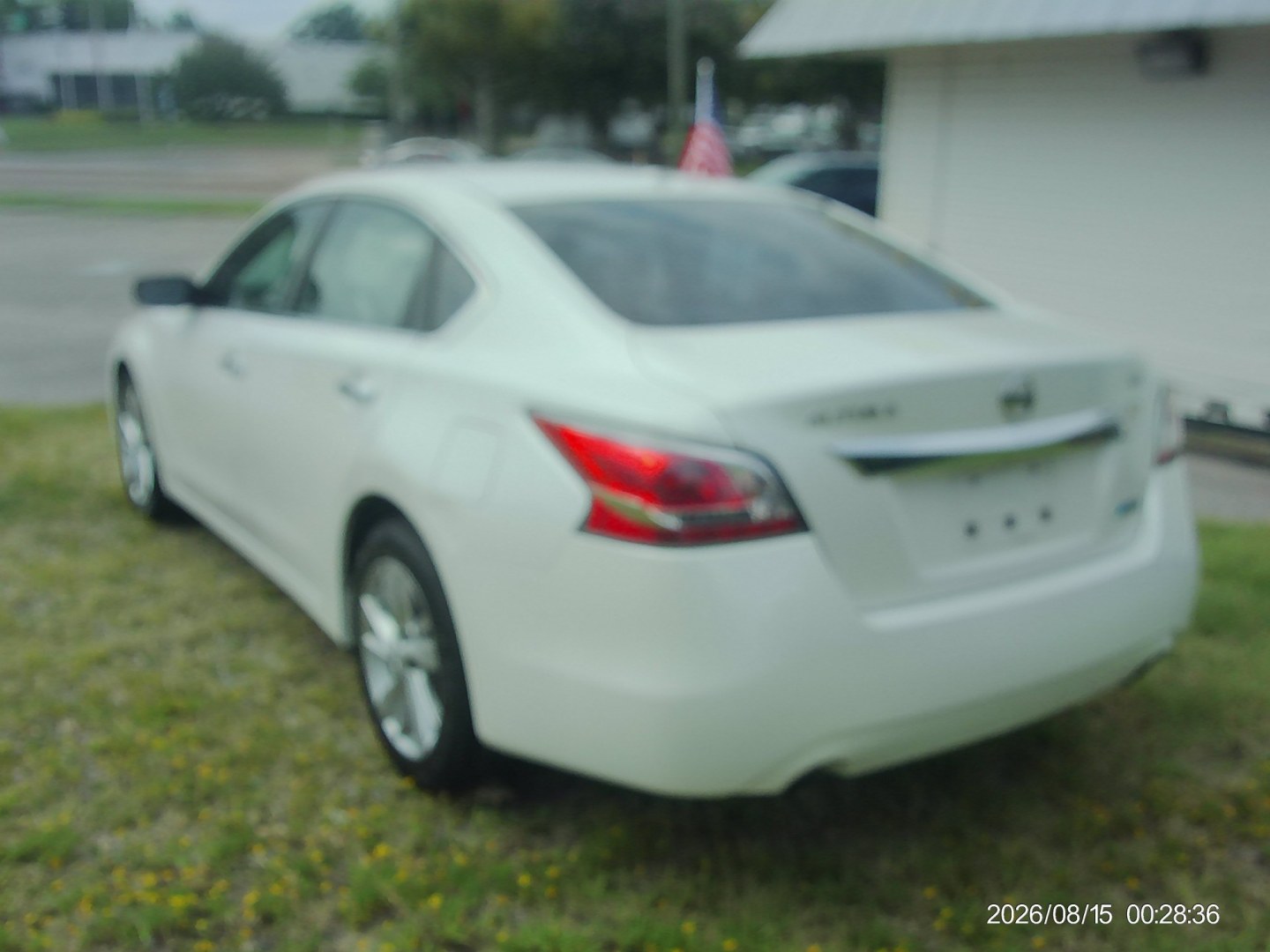 2014 Nissan Altima 2.5 SL (1N4AL3AP6EC) with an 2.5L L4 DOHC 16V engine, Continuously Variable Transmission transmission, located at 2553 Airline Blvd, Portsmouth, VA, 23701, (757) 488-8331, 36.813889, -76.357597- Photo#7