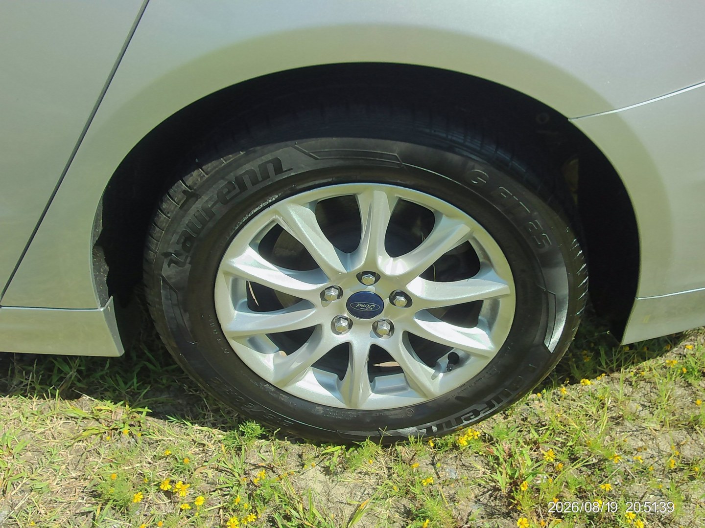 2018 Silver Ford Fusion S (3FA6P0G7XJR) with an 2.5L L4 DOHC 16V engine, 6A transmission, located at 2553 Airline Blvd, Portsmouth, VA, 23701, (757) 488-8331, 36.813889, -76.357597- Photo#8