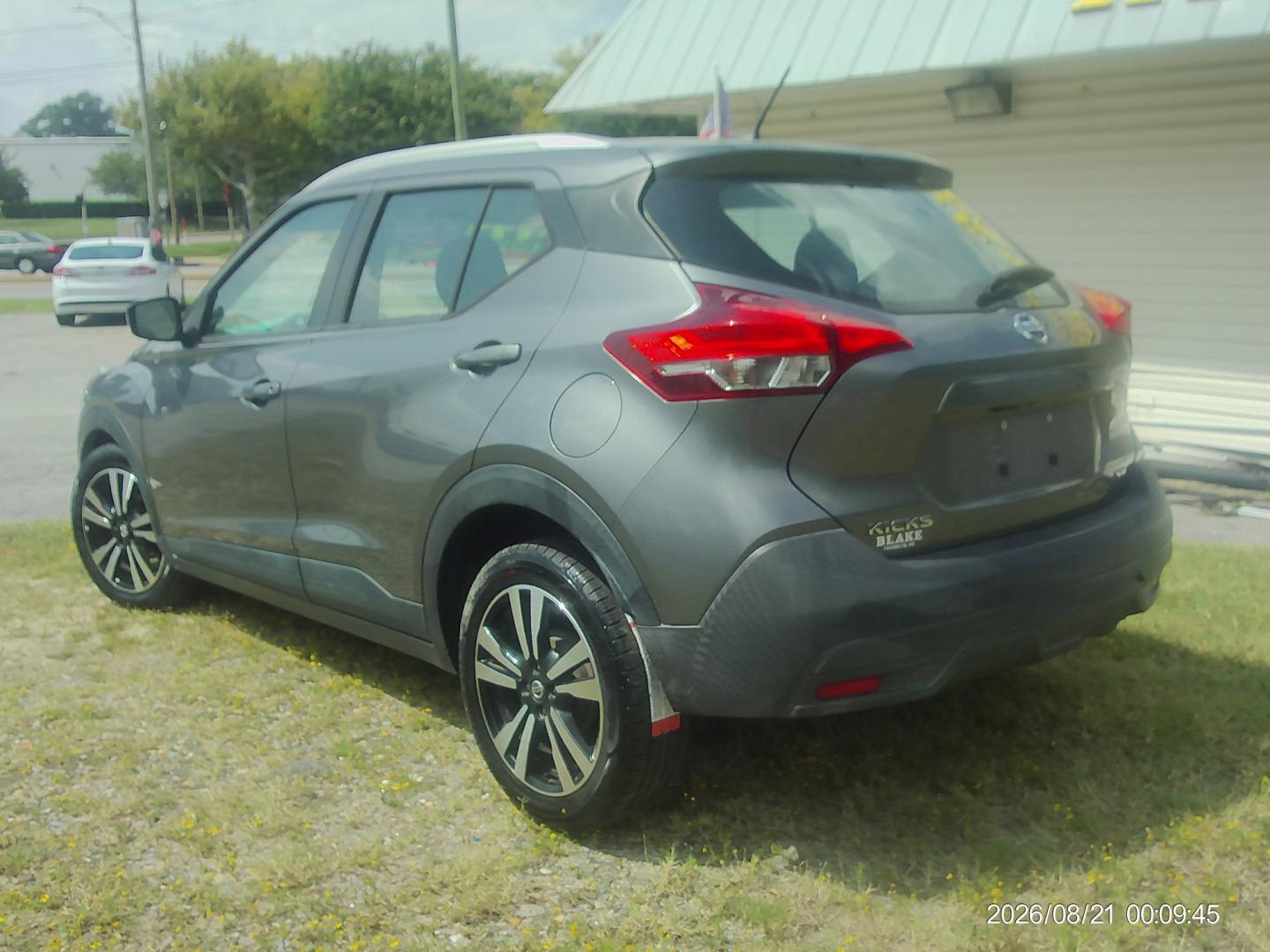 2019 Gray Nissan Kicks S (3N1CP5CU9KL) with an 1.6L L4 engine, CVT transmission, located at 2553 Airline Blvd, Portsmouth, VA, 23701, (757) 488-8331, 36.813889, -76.357597 - ***VEHICLE TERMS*** Down Payment: $799 Weekly Payment: $105 APR: 23.9% Repayment Terms: 42 Months *** CALL ELIZABETH SMITH - DIRECTOR OF MARKETING @ 757-488-8331 TO SCHEDULE YOUR APPOINTMENT TODAY AND GET PRE-APPROVED RIGHT OVER THE PHONE***- Photo#7