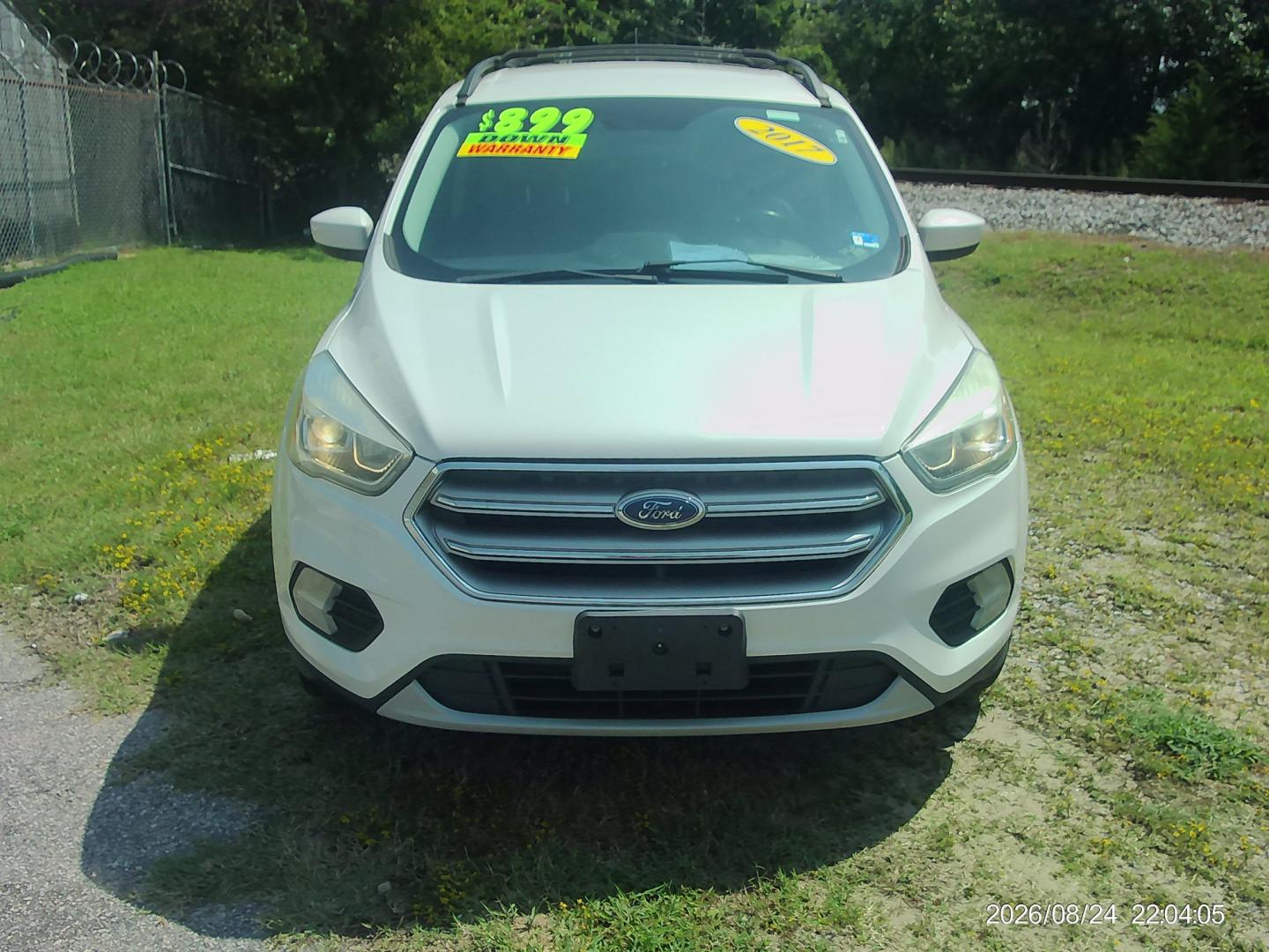 2017 White Ford Escape SE 4WD (1FMCU9GD8HU) with an 1.5L L4 DOHC 16V engine, 6A transmission, located at 2553 Airline Blvd, Portsmouth, VA, 23701, (757) 488-8331, 36.813889, -76.357597- Photo#2