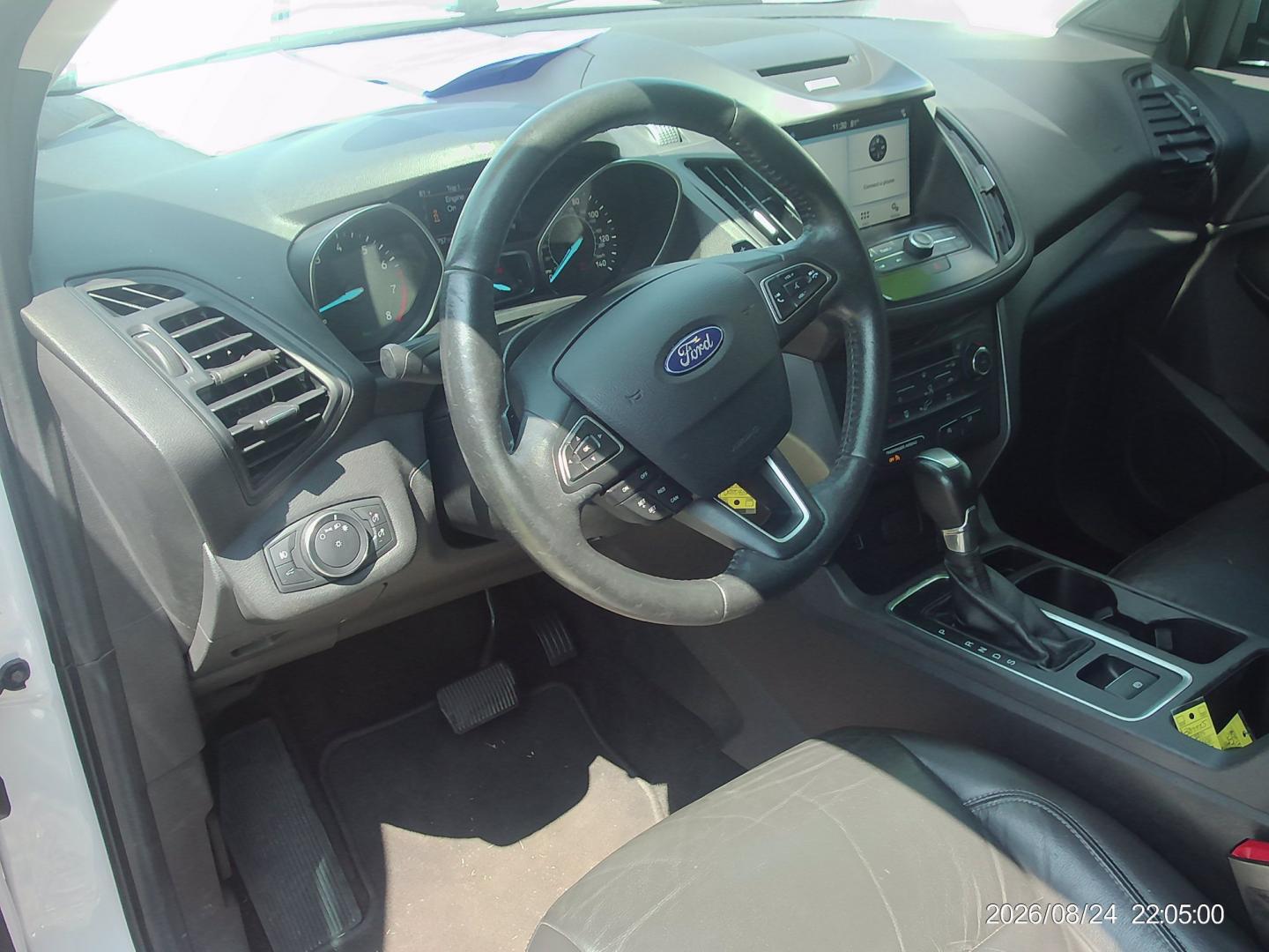 2017 White Ford Escape SE 4WD (1FMCU9GD8HU) with an 1.5L L4 DOHC 16V engine, 6A transmission, located at 2553 Airline Blvd, Portsmouth, VA, 23701, (757) 488-8331, 36.813889, -76.357597- Photo#9