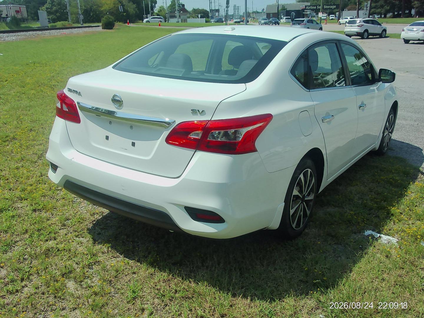 2017 White Nissan Sentra S 6MT (3N1AB7AP8HY) with an 1.8L L4 SFI DOHC 16V engine, 6M transmission, located at 2553 Airline Blvd, Portsmouth, VA, 23701, (757) 488-8331, 36.813889, -76.357597 - ***VEHICLE TERMS*** Down Payment: $799 Weekly Payment: $110 APR: 23.9% Repayment Terms: 42 Months *** CALL ELIZABETH SMITH - DIRECTOR OF MARKETING @ 757-488-8331 TO SCHEDULE YOUR APPOINTMENT TODAY AND GET PRE-APPROVED RIGHT OVER THE PHONE***- Photo#5