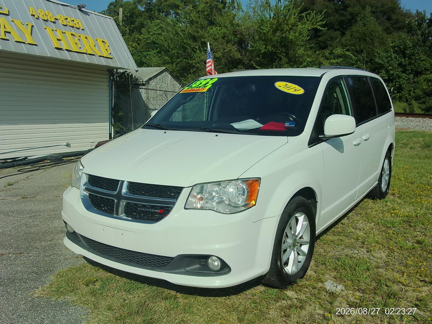 2019 White Dodge Grand Caravan SXT (2C4RDGCG7KR) with an 3.6L V6 DOHC 24V engine, 6A transmission, located at 2553 Airline Blvd, Portsmouth, VA, 23701, (757) 488-8331, 36.813889, -76.357597 - ***VEHICLE TERMS*** Down Payment: $899 Weekly Payment: $115 APR: 23.9% Repayment Terms: 42 Months *** CALL ELIZABETH SMITH - DIRECTOR OF MARKETING @ 757-488-8331 TO SCHEDULE YOUR APPOINTMENT TODAY AND GET PRE-APPROVED RIGHT OVER THE PHONE***- Photo#1