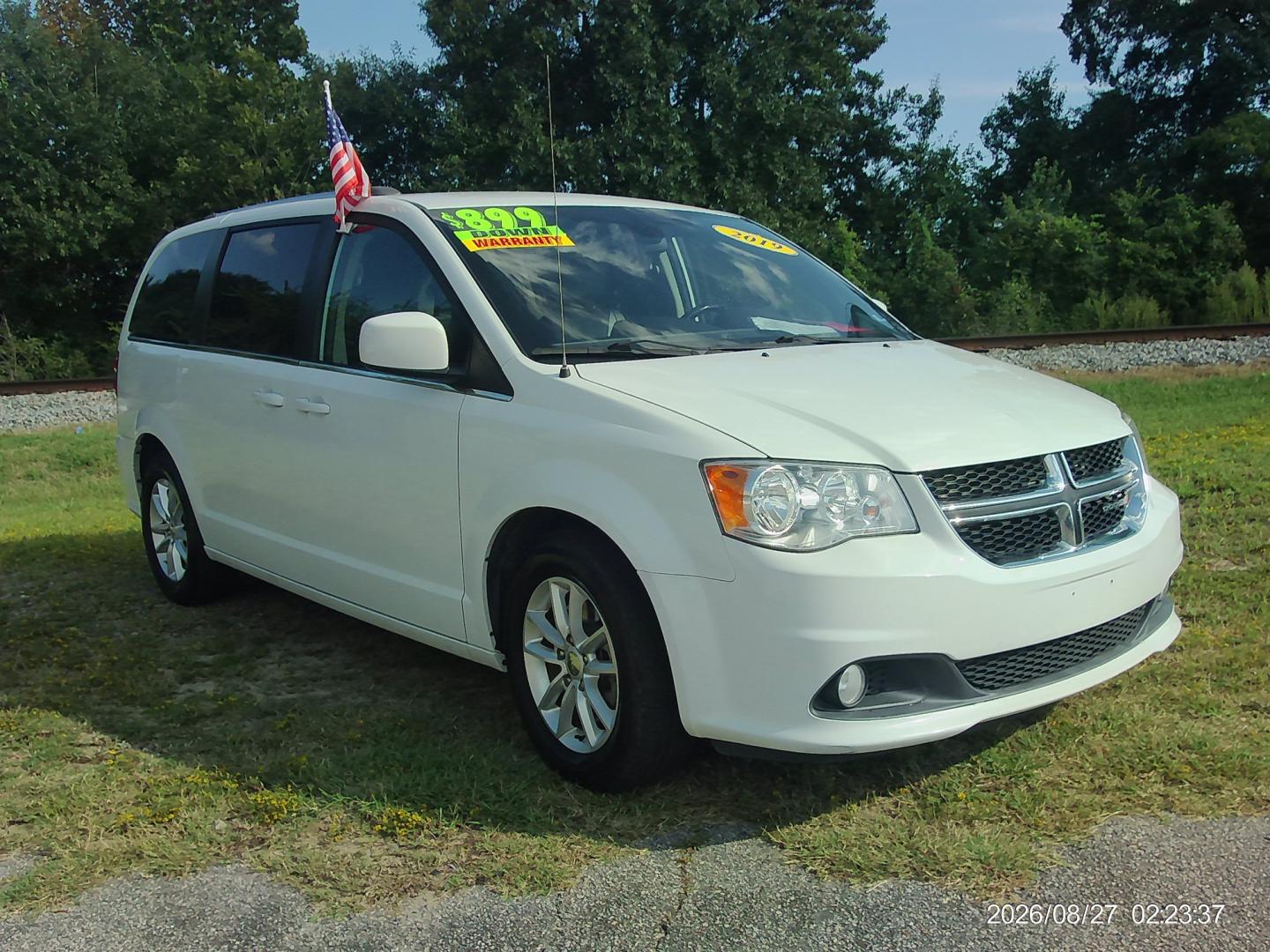 2019 White Dodge Grand Caravan SXT (2C4RDGCG7KR) with an 3.6L V6 DOHC 24V engine, 6A transmission, located at 2553 Airline Blvd, Portsmouth, VA, 23701, (757) 488-8331, 36.813889, -76.357597 - ***VEHICLE TERMS*** Down Payment: $899 Weekly Payment: $115 APR: 23.9% Repayment Terms: 42 Months *** CALL ELIZABETH SMITH - DIRECTOR OF MARKETING @ 757-488-8331 TO SCHEDULE YOUR APPOINTMENT TODAY AND GET PRE-APPROVED RIGHT OVER THE PHONE***- Photo#3