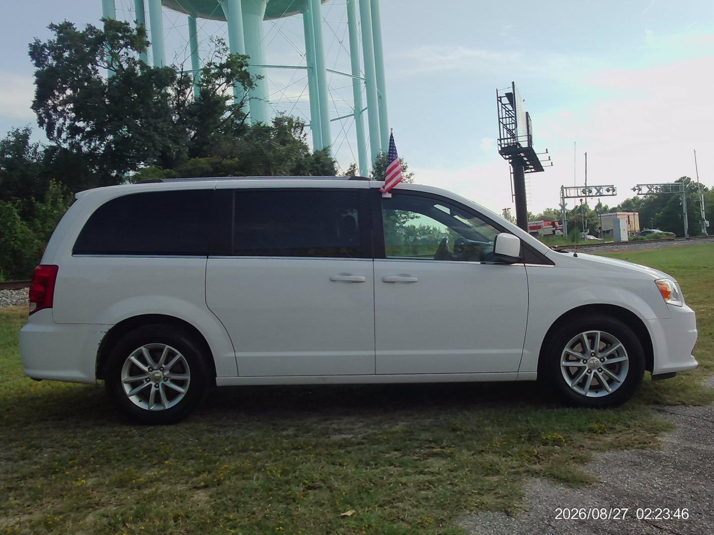 2019 White Dodge Grand Caravan SXT (2C4RDGCG7KR) with an 3.6L V6 DOHC 24V engine, 6A transmission, located at 2553 Airline Blvd, Portsmouth, VA, 23701, (757) 488-8331, 36.813889, -76.357597 - ***VEHICLE TERMS*** Down Payment: $899 Weekly Payment: $115 APR: 23.9% Repayment Terms: 42 Months *** CALL ELIZABETH SMITH - DIRECTOR OF MARKETING @ 757-488-8331 TO SCHEDULE YOUR APPOINTMENT TODAY AND GET PRE-APPROVED RIGHT OVER THE PHONE***- Photo#4
