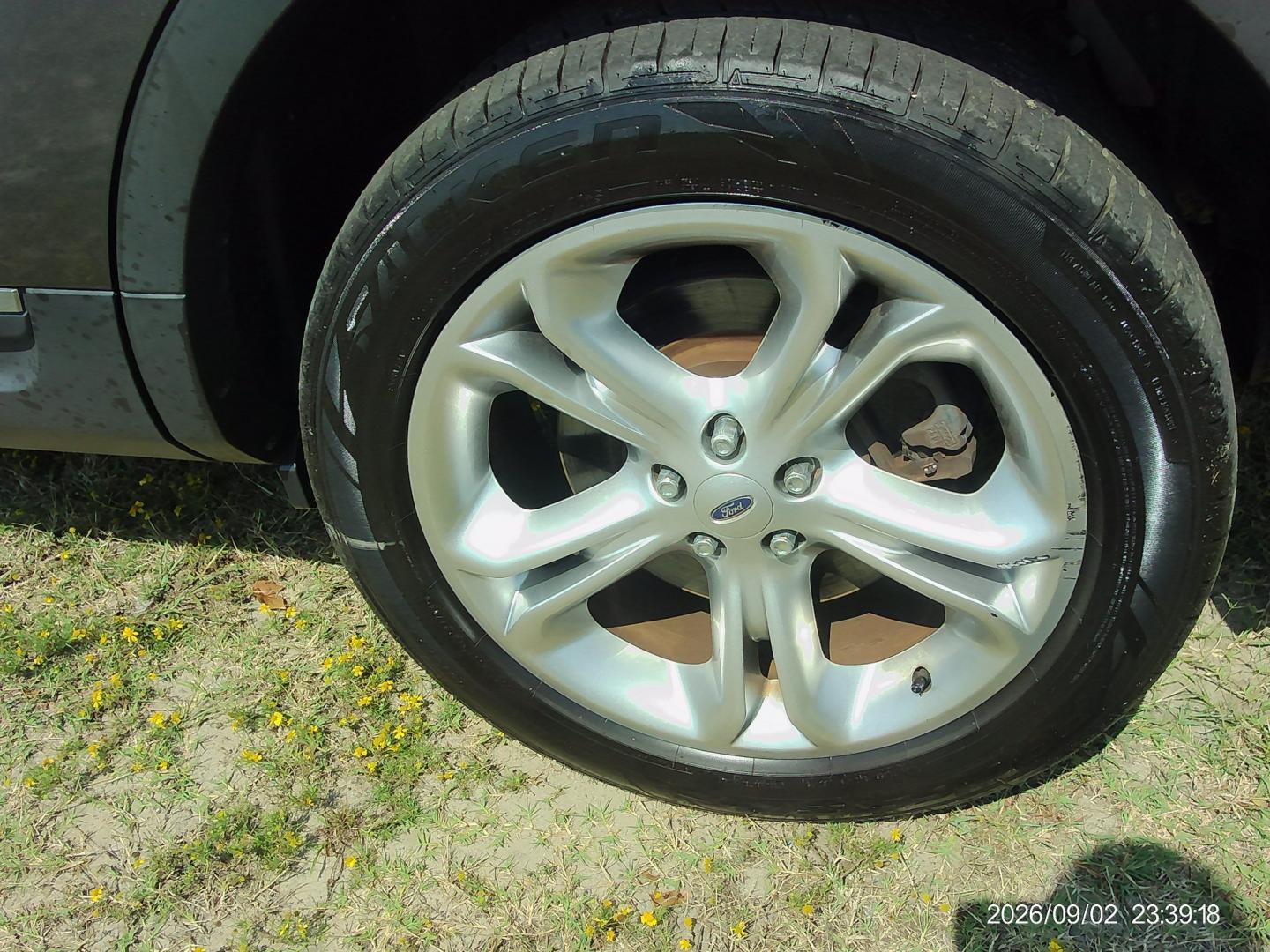 2015 Gray Ford Explorer Limited FWD (1FM5K7F83FG) with an 3.5L V6 DOHC 24V engine, 6-Speed Automatic transmission, located at 2553 Airline Blvd, Portsmouth, VA, 23701, (757) 488-8331, 36.813889, -76.357597 - ***VEHICLE TERMS*** Down Payment: $3999 Weekly Payment: $115 APR: 23.9% Repayment Terms: 42 Months *** CALL ELIZABETH SMITH - DIRECTOR OF MARKETING @ 757-488-8331 TO SCHEDULE YOUR APPOINTMENT TODAY AND GET PRE-APPROVED RIGHT OVER THE PHONE***- Photo#8
