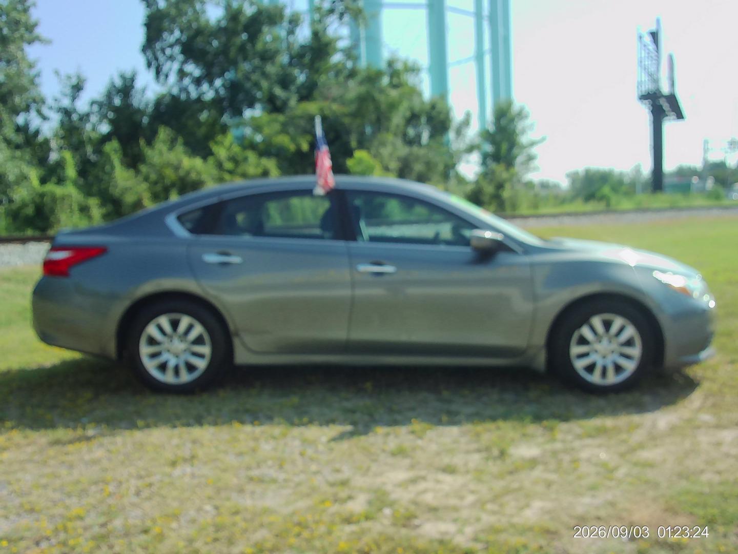 2016 Gray Nissan Altima 2.5 SL (1N4AL3AP5GC) with an 2.5L L4 DOHC 16V engine, CVT transmission, located at 2553 Airline Blvd, Portsmouth, VA, 23701, (757) 488-8331, 36.813889, -76.357597 - ***VEHICLE TERMS*** Down Payment: $2499 Weekly Payment: $110 APR: 23.9% Repayment Terms: 42 Months *** CALL ELIZABETH SMITH - DIRECTOR OF MARKETING @ 757-488-8331 TO SCHEDULE YOUR APPOINTMENT TODAY AND GET PRE-APPROVED RIGHT OVER THE PHONE***- Photo#4