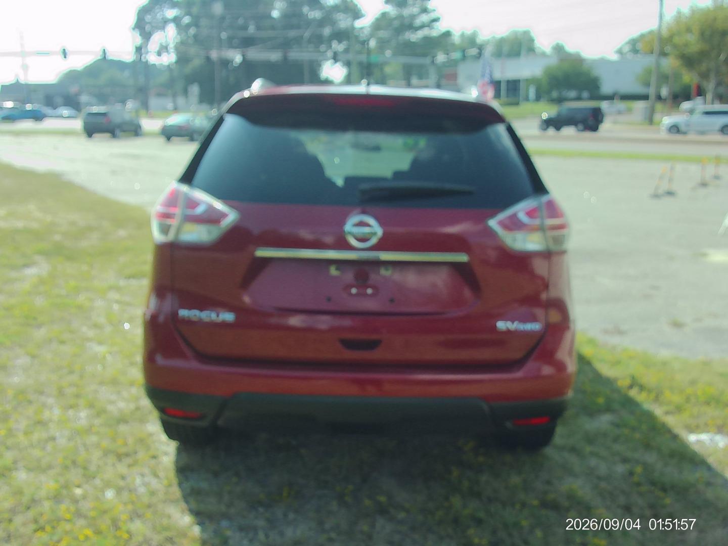 2016 Red Nissan Rogue S AWD (5N1AT2MV7GC) with an 2.5L L4 DOHC 16V engine, CVT transmission, located at 2553 Airline Blvd, Portsmouth, VA, 23701, (757) 488-8331, 36.813889, -76.357597 - ***VEHICLE TERMS*** Down Payment: $999 Weekly Payment: $115 APR: 23.9% Repayment Terms: 42 Months *** CALL ELIZABETH SMITH - DIRECTOR OF MARKETING @ 757-488-8331 TO SCHEDULE YOUR APPOINTMENT TODAY AND GET PRE-APPROVED RIGHT OVER THE PHONE***- Photo#6