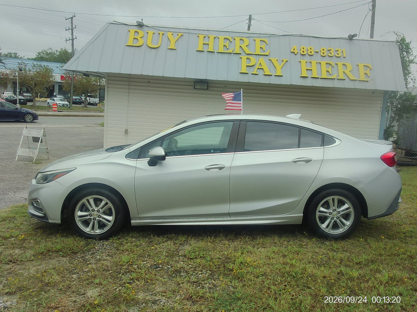 2017 Silver Chevrolet Cruze LT Auto (1G1BE5SMXH7) with an 1.4L L4 DOHC 16V TURBO engine, 6A transmission, located at 2553 Airline Blvd, Portsmouth, VA, 23701, (757) 488-8331, 36.813889, -76.357597 - ***VEHICLE TERMS*** Down Payment: $899 Weekly Payment: $115 APR: 23.9% Repayment Terms: 42 Months *** CALL ELIZABETH SMITH - DIRECTOR OF MARKETING @ 757-488-8331 TO SCHEDULE YOUR APPOINTMENT TODAY AND GET PRE-APPROVED RIGHT OVER THE PHONE***- Photo#0