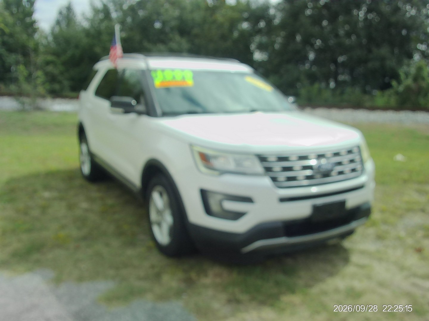 2016 White Ford Explorer XLT 4WD (1FM5K8D80GG) with an 3.5L V6 DOHC 24V engine, 6A transmission, located at 2553 Airline Blvd, Portsmouth, VA, 23701, (757) 488-8331, 36.813889, -76.357597 - ***VEHICLE TERMS*** Down Payment: $1999 Weekly Payment: $130 APR: 23.9% Repayment Terms: 42 Months *** CALL ELIZABETH SMITH - DIRECTOR OF MARKETING @ 757-488-8331 TO SCHEDULE YOUR APPOINTMENT TODAY AND GET PRE-APPROVED RIGHT OVER THE PHONE***- Photo#3
