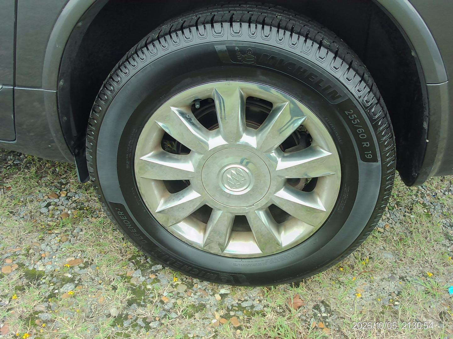2014 Gray Buick Enclave Leather AWD (5GAKVBKD6EJ) with an 3.6L V6 DOHC 24V engine, 6-Speed Automatic Overdrive transmission, located at 2553 Airline Blvd, Portsmouth, VA, 23701, (757) 488-8331, 36.813889, -76.357597 - ***VEHICLE TERMS*** Down Payment: $999 Weekly Payment: $115 APR: 23.9% Repayment Terms: 42 Months *** CALL ELIZABETH SMITH - DIRECTOR OF MARKETING @ 757-488-8331 TO SCHEDULE YOUR APPOINTMENT TODAY AND GET PRE-APPROVED RIGHT OVER THE PHONE***- Photo#8