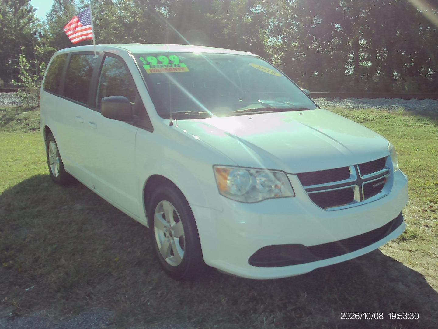 2018 White Dodge Grand Caravan SE (2C4RDGBG6JR) with an 3.6L V6 DOHC 24V engine, 6A transmission, located at 2553 Airline Blvd, Portsmouth, VA, 23701, (757) 488-8331, 36.813889, -76.357597 - ***VEHICLE TERMS*** Down Payment: $999 Weekly Payment: $120 APR: 23.9% Repayment Terms: 42 Months *** CALL ELIZABETH SMITH - DIRECTOR OF MARKETING @ 757-488-8331 TO SCHEDULE YOUR APPOINTMENT TODAY AND GET PRE-APPROVED RIGHT OVER THE PHONE***- Photo#3