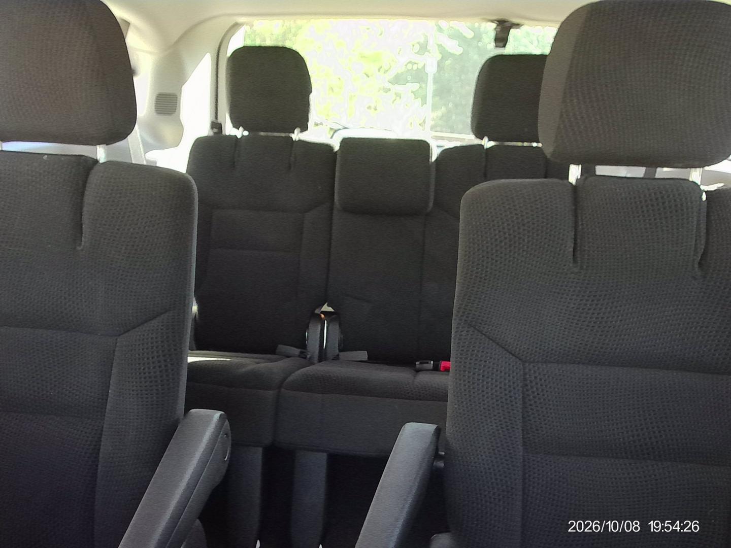 2018 White Dodge Grand Caravan SE (2C4RDGBG6JR) with an 3.6L V6 DOHC 24V engine, 6A transmission, located at 2553 Airline Blvd, Portsmouth, VA, 23701, (757) 488-8331, 36.813889, -76.357597 - ***VEHICLE TERMS*** Down Payment: $999 Weekly Payment: $120 APR: 23.9% Repayment Terms: 42 Months *** CALL ELIZABETH SMITH - DIRECTOR OF MARKETING @ 757-488-8331 TO SCHEDULE YOUR APPOINTMENT TODAY AND GET PRE-APPROVED RIGHT OVER THE PHONE***- Photo#10