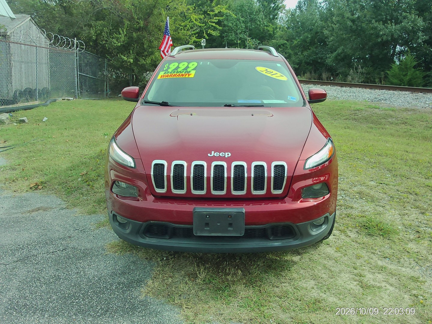 2017 Red Jeep Cherokee Latitude 4WD (1C4PJMCS8HW) with an 3.2L V6 DOHC 24V engine, 9A transmission, located at 2553 Airline Blvd, Portsmouth, VA, 23701, (757) 488-8331, 36.813889, -76.357597 - ***VEHICLE TERMS*** Down Payment: $999 Weekly Payment: $120 APR: 23.9% Repayment Terms: 42 Months *** CALL ELIZABETH SMITH - DIRECTOR OF MARKETING @ 757-488-8331 TO SCHEDULE YOUR APPOINTMENT TODAY AND GET PRE-APPROVED RIGHT OVER THE PHONE***- Photo#2