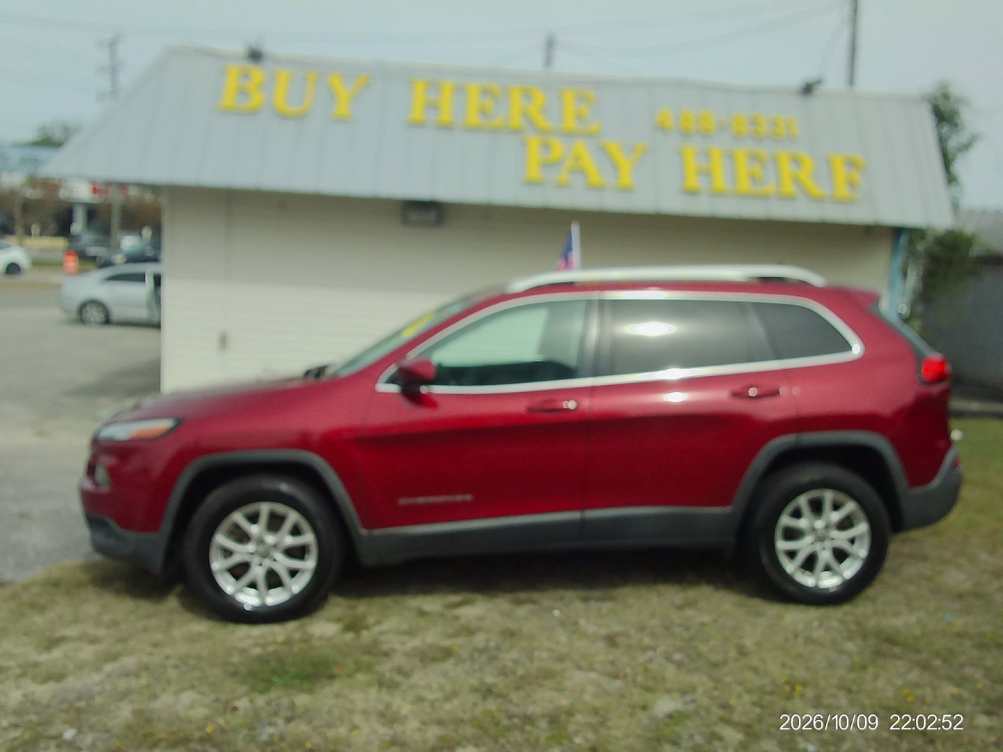 2017 Red Jeep Cherokee Latitude 4WD (1C4PJMCS8HW) with an 3.2L V6 DOHC 24V engine, 9A transmission, located at 2553 Airline Blvd, Portsmouth, VA, 23701, (757) 488-8331, 36.813889, -76.357597 - ***VEHICLE TERMS*** Down Payment: $999 Weekly Payment: $120 APR: 23.9% Repayment Terms: 42 Months *** CALL ELIZABETH SMITH - DIRECTOR OF MARKETING @ 757-488-8331 TO SCHEDULE YOUR APPOINTMENT TODAY AND GET PRE-APPROVED RIGHT OVER THE PHONE***- Photo#0
