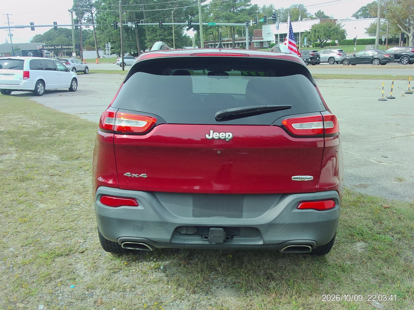 2017 Red Jeep Cherokee Latitude 4WD (1C4PJMCS8HW) with an 3.2L V6 DOHC 24V engine, 9A transmission, located at 2553 Airline Blvd, Portsmouth, VA, 23701, (757) 488-8331, 36.813889, -76.357597 - ***VEHICLE TERMS*** Down Payment: $999 Weekly Payment: $120 APR: 23.9% Repayment Terms: 42 Months *** CALL ELIZABETH SMITH - DIRECTOR OF MARKETING @ 757-488-8331 TO SCHEDULE YOUR APPOINTMENT TODAY AND GET PRE-APPROVED RIGHT OVER THE PHONE***- Photo#6