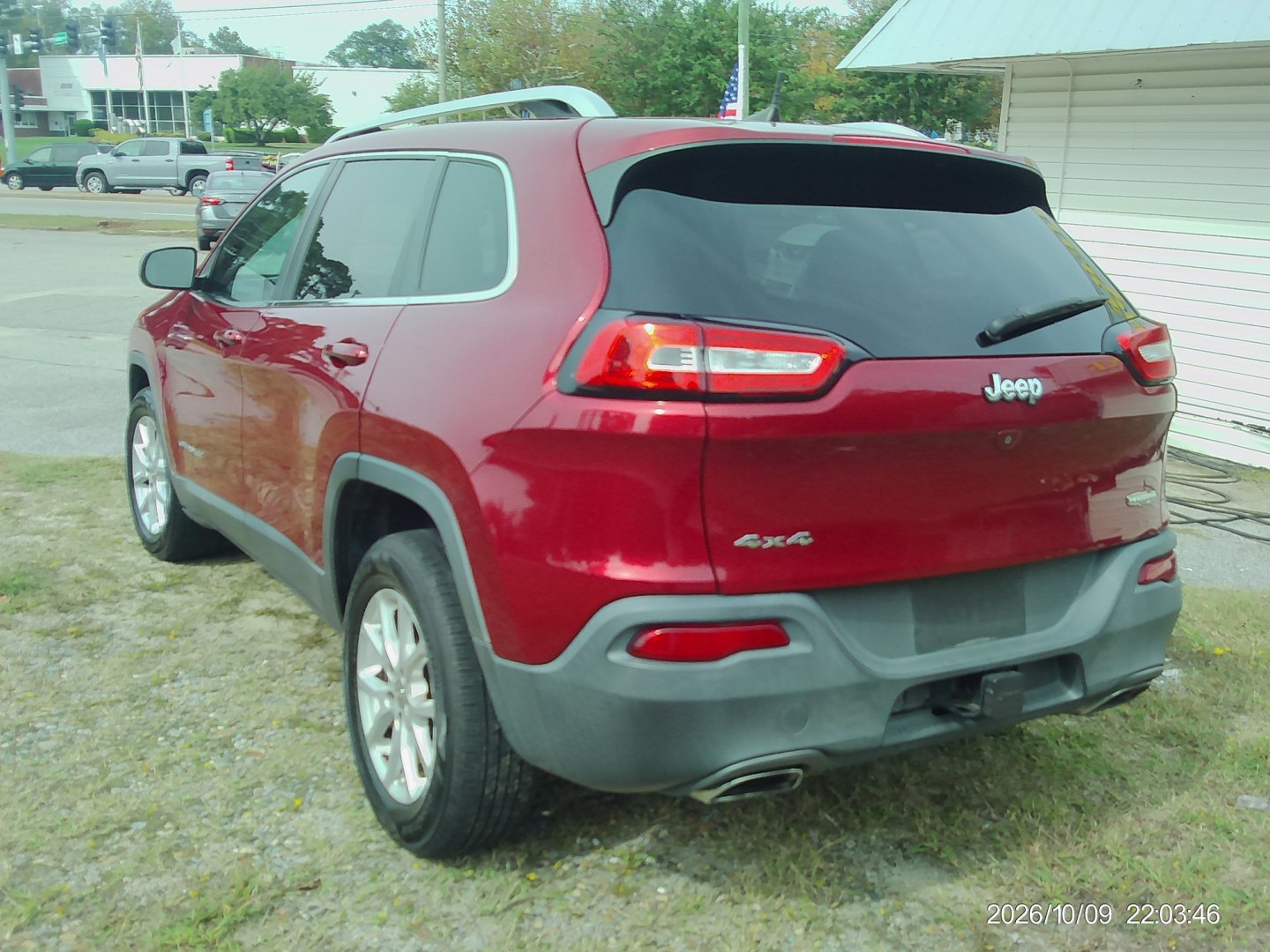 2017 Red Jeep Cherokee Latitude 4WD (1C4PJMCS8HW) with an 3.2L V6 DOHC 24V engine, 9A transmission, located at 2553 Airline Blvd, Portsmouth, VA, 23701, (757) 488-8331, 36.813889, -76.357597 - ***VEHICLE TERMS*** Down Payment: $999 Weekly Payment: $120 APR: 23.9% Repayment Terms: 42 Months *** CALL ELIZABETH SMITH - DIRECTOR OF MARKETING @ 757-488-8331 TO SCHEDULE YOUR APPOINTMENT TODAY AND GET PRE-APPROVED RIGHT OVER THE PHONE***- Photo#7
