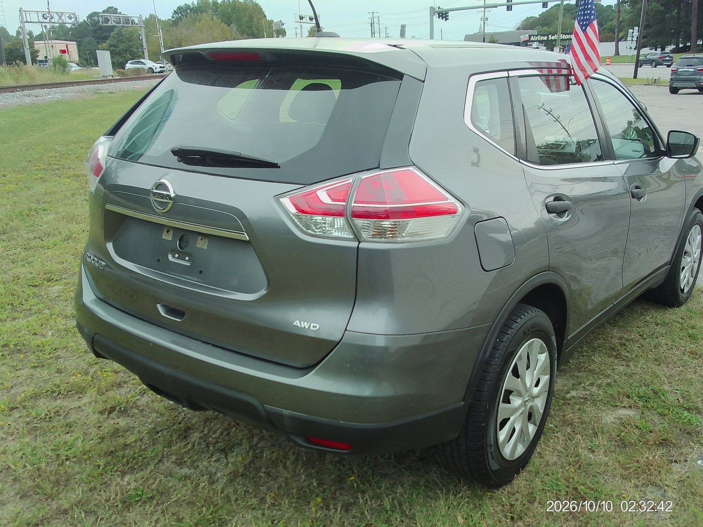2016 Gray Nissan Rogue SV AWD (KNMAT2MV5GP) with an 2.5L L4 DOHC 16V engine, CVT transmission, located at 2553 Airline Blvd, Portsmouth, VA, 23701, (757) 488-8331, 36.813889, -76.357597 - ***VEHICLE TERMS*** Down Payment: $999 Weekly Payment: $115 APR: 23.9% Repayment Terms: 42 Months *** CALL ELIZABETH SMITH - DIRECTOR OF MARKETING @ 757-488-8331 TO SCHEDULE YOUR APPOINTMENT TODAY AND GET PRE-APPROVED RIGHT OVER THE PHONE***- Photo#5