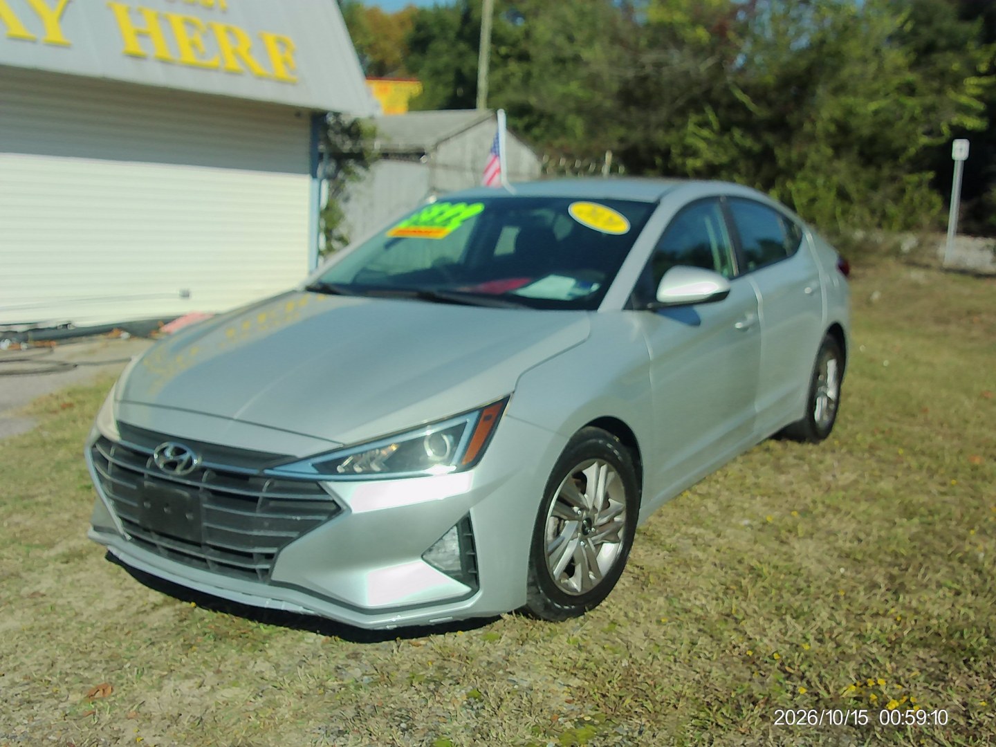2020 Silver Hyundai Elantra Limited (5NPD84LF6LH) with an 2.0L L4 DOHC 16V engine, 6A transmission, located at 2553 Airline Blvd, Portsmouth, VA, 23701, (757) 488-8331, 36.813889, -76.357597 - ***VEHICLE TERMS*** Down Payment: $899 Weekly Payment: $125 APR: 23.9% Repayment Terms: 42 Months *** CALL ELIZABETH SMITH - DIRECTOR OF MARKETING @ 757-488-8331 TO SCHEDULE YOUR APPOINTMENT TODAY AND GET PRE-APPROVED RIGHT OVER THE PHONE***- Photo#1