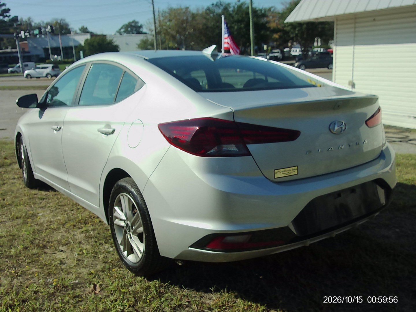 2020 Silver Hyundai Elantra Limited (5NPD84LF6LH) with an 2.0L L4 DOHC 16V engine, 6A transmission, located at 2553 Airline Blvd, Portsmouth, VA, 23701, (757) 488-8331, 36.813889, -76.357597 - ***VEHICLE TERMS*** Down Payment: $899 Weekly Payment: $125 APR: 23.9% Repayment Terms: 42 Months *** CALL ELIZABETH SMITH - DIRECTOR OF MARKETING @ 757-488-8331 TO SCHEDULE YOUR APPOINTMENT TODAY AND GET PRE-APPROVED RIGHT OVER THE PHONE***- Photo#7