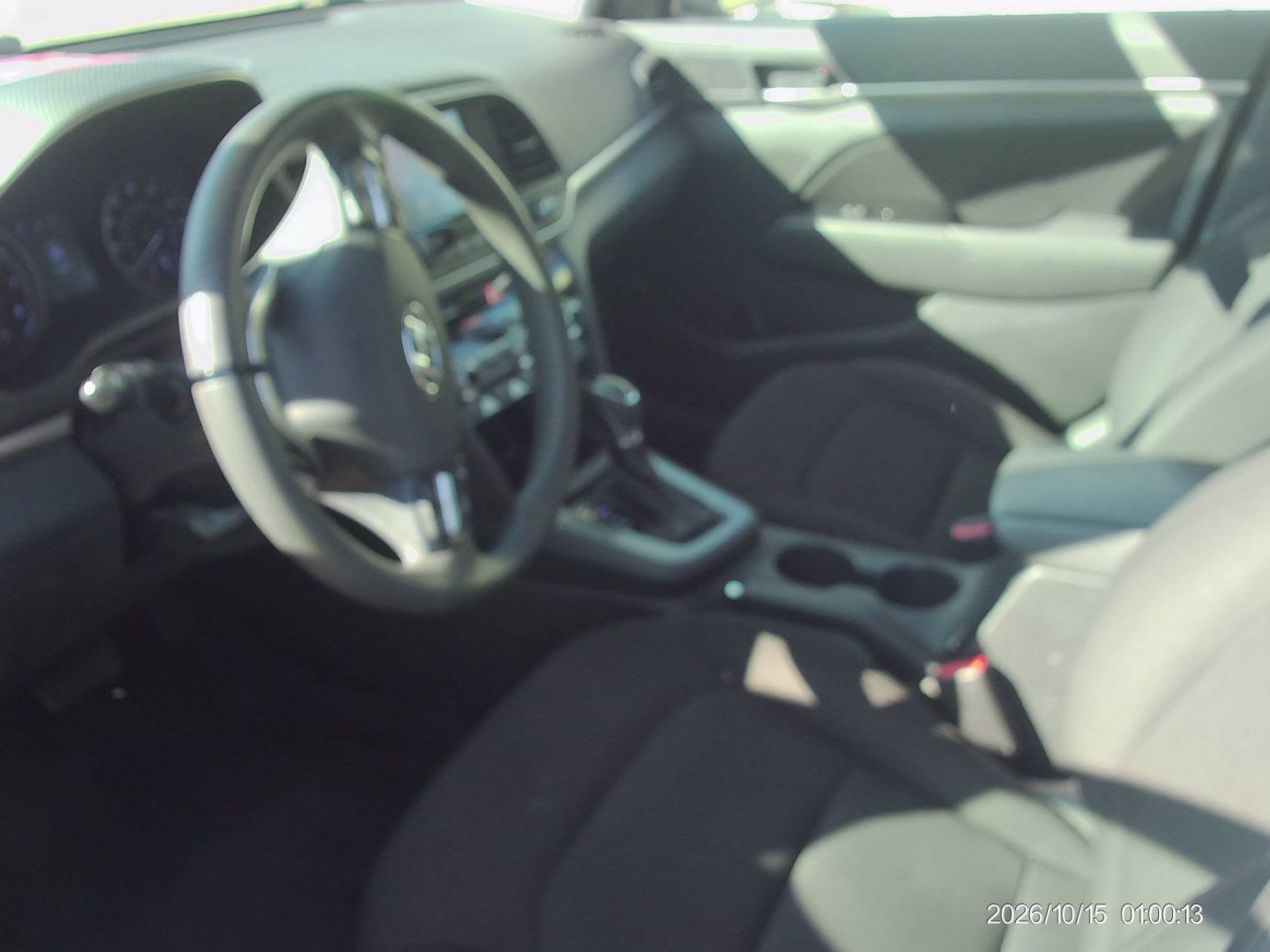 2020 Silver Hyundai Elantra Limited (5NPD84LF6LH) with an 2.0L L4 DOHC 16V engine, 6A transmission, located at 2553 Airline Blvd, Portsmouth, VA, 23701, (757) 488-8331, 36.813889, -76.357597 - ***VEHICLE TERMS*** Down Payment: $899 Weekly Payment: $125 APR: 23.9% Repayment Terms: 42 Months *** CALL ELIZABETH SMITH - DIRECTOR OF MARKETING @ 757-488-8331 TO SCHEDULE YOUR APPOINTMENT TODAY AND GET PRE-APPROVED RIGHT OVER THE PHONE***- Photo#9