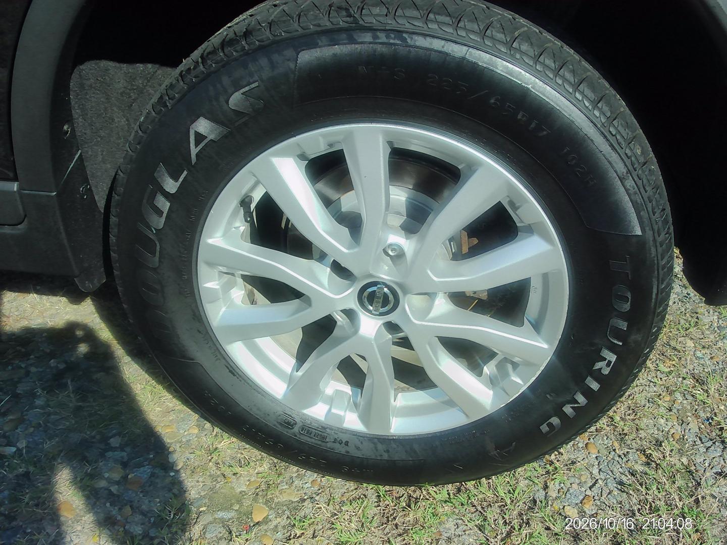2018 Black Nissan Rogue S AWD (KNMAT2MV2JP) with an 2.5L L4 DOHC 16V engine, CVT transmission, located at 2553 Airline Blvd, Portsmouth, VA, 23701, (757) 488-8331, 36.813889, -76.357597 - ***VEHICLE TERMS*** Down Payment: $999 Weekly Payment: $125 APR: 23.9% Repayment Terms: 42 Months *** CALL ELIZABETH SMITH - DIRECTOR OF MARKETING @ 757-488-8331 TO SCHEDULE YOUR APPOINTMENT TODAY AND GET PRE-APPROVED RIGHT OVER THE PHONE***- Photo#8