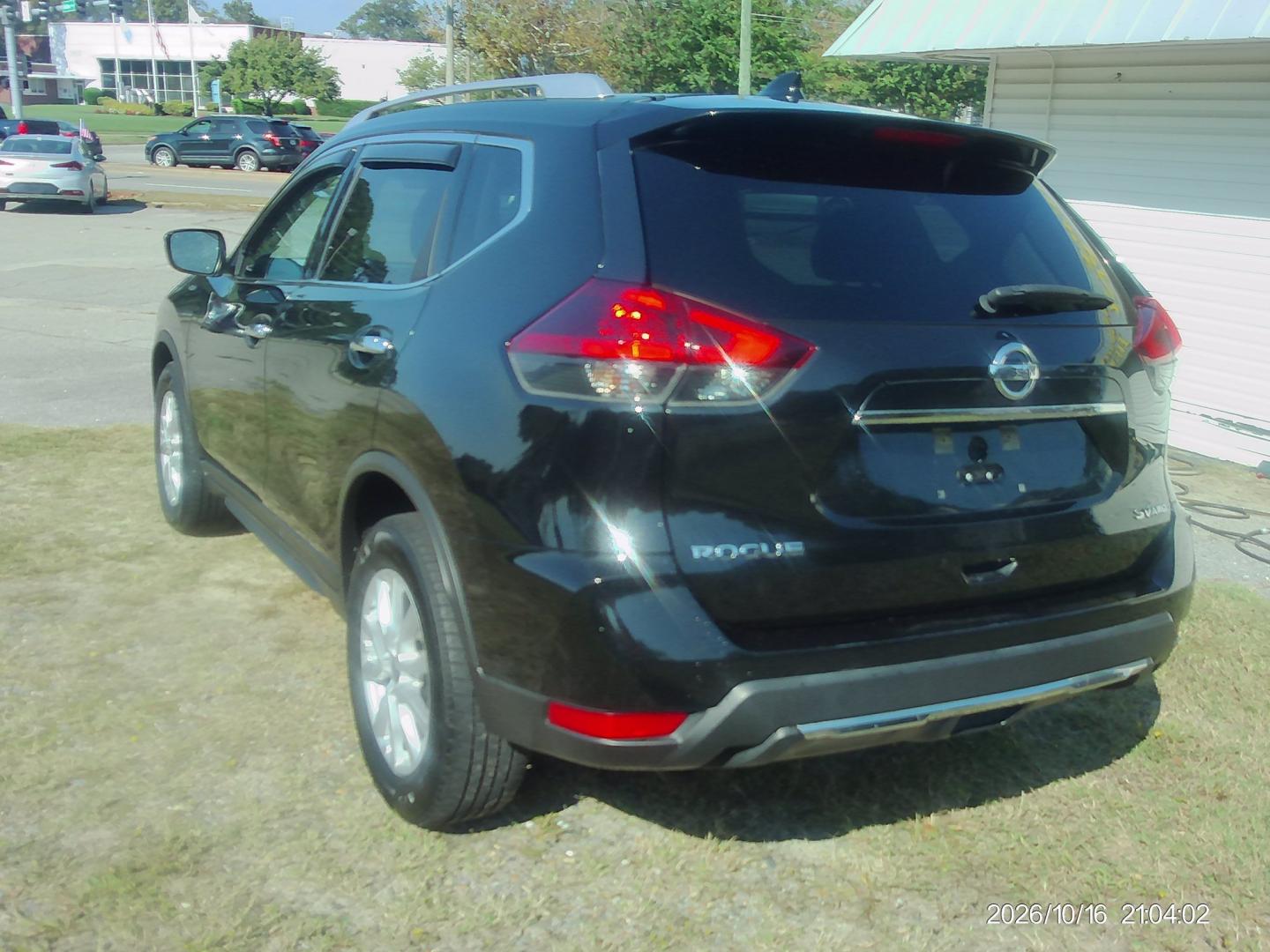 2018 Black Nissan Rogue S AWD (KNMAT2MV2JP) with an 2.5L L4 DOHC 16V engine, CVT transmission, located at 2553 Airline Blvd, Portsmouth, VA, 23701, (757) 488-8331, 36.813889, -76.357597 - ***VEHICLE TERMS*** Down Payment: $999 Weekly Payment: $125 APR: 23.9% Repayment Terms: 42 Months *** CALL ELIZABETH SMITH - DIRECTOR OF MARKETING @ 757-488-8331 TO SCHEDULE YOUR APPOINTMENT TODAY AND GET PRE-APPROVED RIGHT OVER THE PHONE***- Photo#7