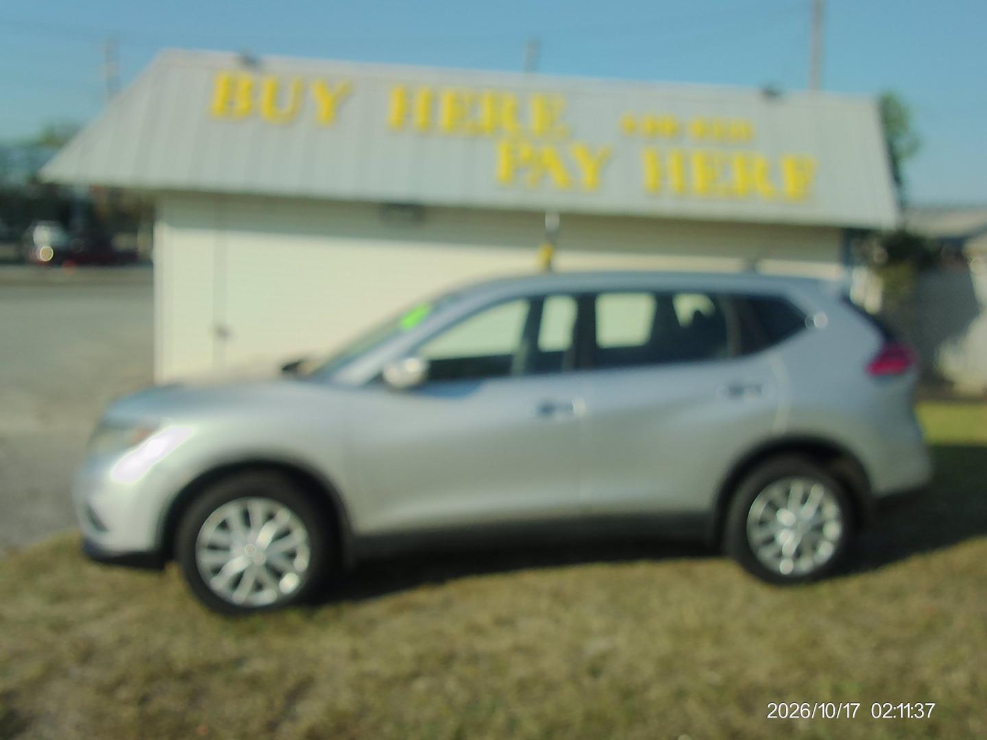 2015 Silver Nissan Rogue S AWD (KNMAT2MV7FP) with an 2.5L L4 DOHC 16V engine, CVT transmission, located at 2553 Airline Blvd, Portsmouth, VA, 23701, (757) 488-8331, 36.813889, -76.357597 - ***VEHICLE TERMS*** Down Payment: $899 Weekly Payment: $115 APR: 23.9% Repayment Terms: 42 Months *** CALL ELIZABETH SMITH - DIRECTOR OF MARKETING @ 757-488-8331 TO SCHEDULE YOUR APPOINTMENT TODAY AND GET PRE-APPROVED RIGHT OVER THE PHONE***- Photo#0