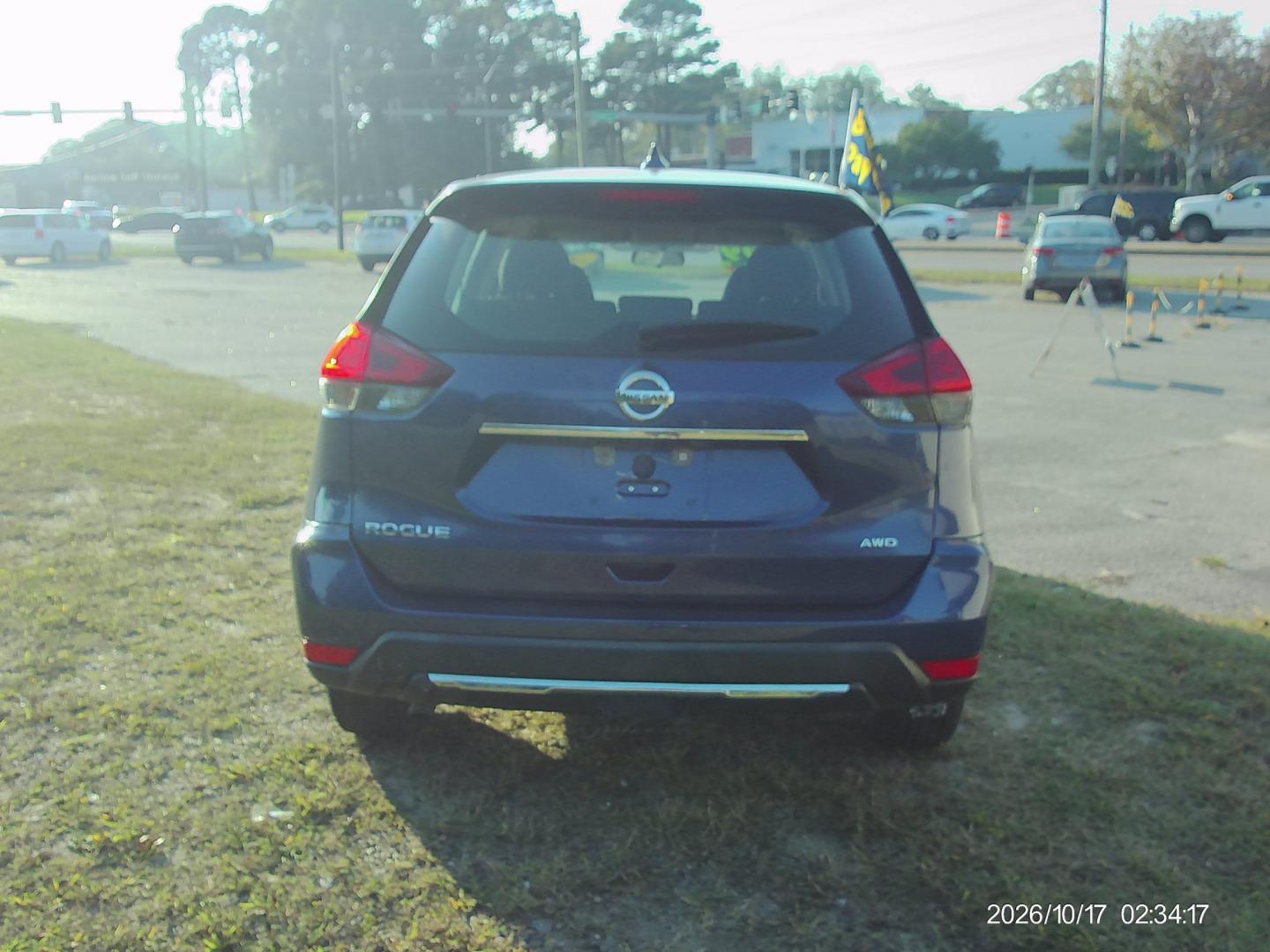 2018 Blue Nissan Rogue S AWD (KNMAT2MV7JP) with an 2.5L L4 DOHC 16V engine, CVT transmission, located at 2553 Airline Blvd, Portsmouth, VA, 23701, (757) 488-8331, 36.813889, -76.357597 - ***VEHICLE TERMS*** Down Payment: $999 Weekly Payment: $120 APR: 23.9% Repayment Terms: 42 Months *** CALL ELIZABETH SMITH - DIRECTOR OF MARKETING @ 757-488-8331 TO SCHEDULE YOUR APPOINTMENT TODAY AND GET PRE-APPROVED RIGHT OVER THE PHONE***- Photo#6