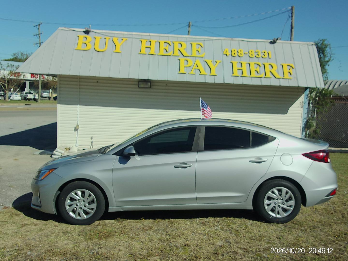 2020 Silver Hyundai Elantra SE 6M (KMHD74LF6LU) with an 2.0L L4 DOHC 16V engine, 6M transmission, located at 2553 Airline Blvd, Portsmouth, VA, 23701, (757) 488-8331, 36.813889, -76.357597 - ***VEHICLE TERMS*** Down Payment: $899 Weekly Payment: $115 APR: 23.9% Repayment Terms: 42 Months *** CALL ELIZABETH SMITH - DIRECTOR OF MARKETING @ 757-488-8331 TO SCHEDULE YOUR APPOINTMENT TODAY AND GET PRE-APPROVED RIGHT OVER THE PHONE***- Photo#0