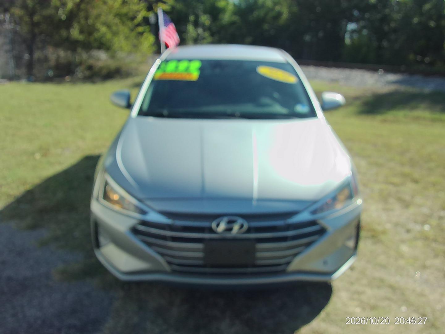 2020 Silver Hyundai Elantra SE 6M (KMHD74LF6LU) with an 2.0L L4 DOHC 16V engine, 6M transmission, located at 2553 Airline Blvd, Portsmouth, VA, 23701, (757) 488-8331, 36.813889, -76.357597 - ***VEHICLE TERMS*** Down Payment: $899 Weekly Payment: $115 APR: 23.9% Repayment Terms: 42 Months *** CALL ELIZABETH SMITH - DIRECTOR OF MARKETING @ 757-488-8331 TO SCHEDULE YOUR APPOINTMENT TODAY AND GET PRE-APPROVED RIGHT OVER THE PHONE***- Photo#2