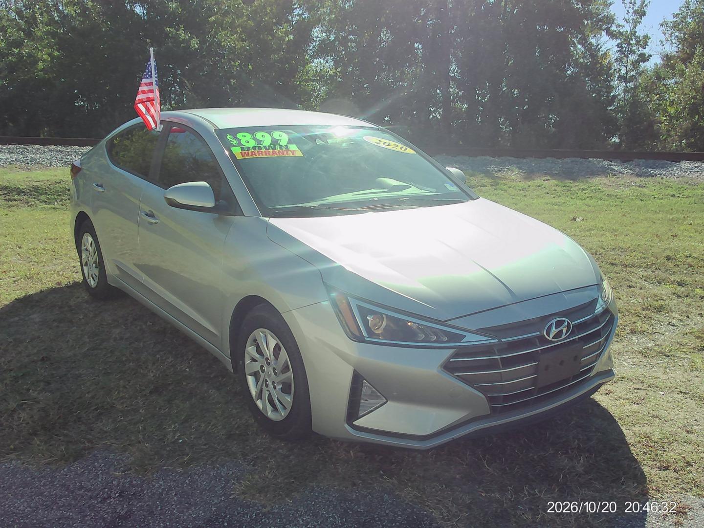 2020 Silver Hyundai Elantra SE 6M (KMHD74LF6LU) with an 2.0L L4 DOHC 16V engine, 6M transmission, located at 2553 Airline Blvd, Portsmouth, VA, 23701, (757) 488-8331, 36.813889, -76.357597 - ***VEHICLE TERMS*** Down Payment: $899 Weekly Payment: $115 APR: 23.9% Repayment Terms: 42 Months *** CALL ELIZABETH SMITH - DIRECTOR OF MARKETING @ 757-488-8331 TO SCHEDULE YOUR APPOINTMENT TODAY AND GET PRE-APPROVED RIGHT OVER THE PHONE***- Photo#3