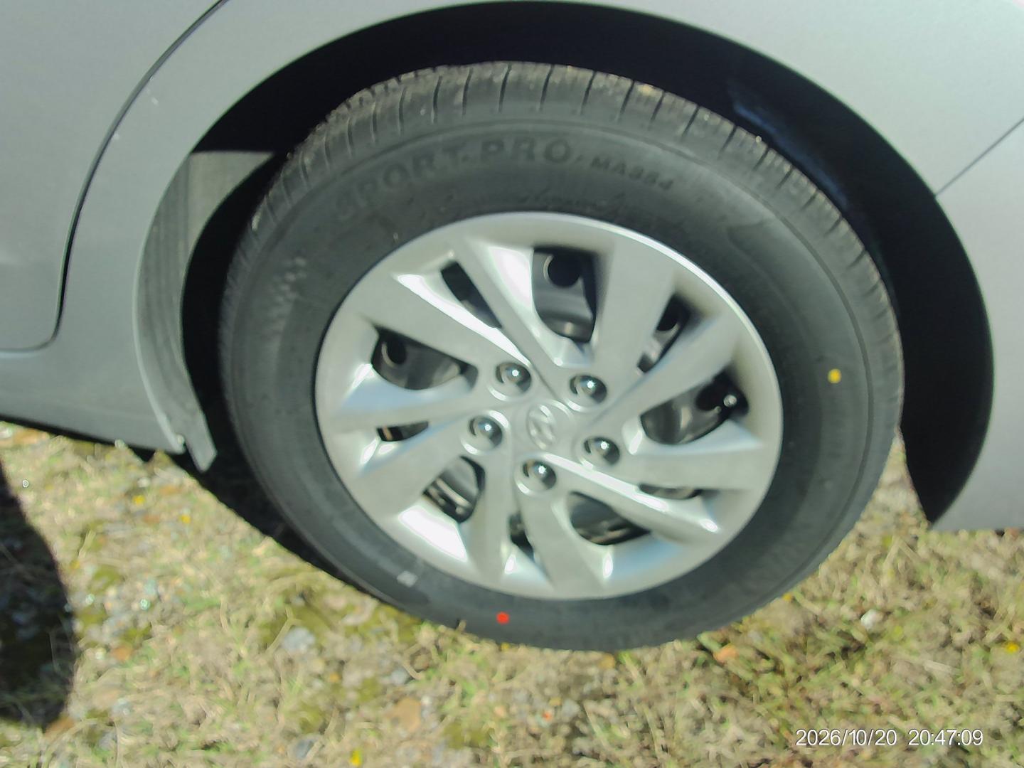 2020 Silver Hyundai Elantra SE 6M (KMHD74LF6LU) with an 2.0L L4 DOHC 16V engine, 6M transmission, located at 2553 Airline Blvd, Portsmouth, VA, 23701, (757) 488-8331, 36.813889, -76.357597 - ***VEHICLE TERMS*** Down Payment: $899 Weekly Payment: $115 APR: 23.9% Repayment Terms: 42 Months *** CALL ELIZABETH SMITH - DIRECTOR OF MARKETING @ 757-488-8331 TO SCHEDULE YOUR APPOINTMENT TODAY AND GET PRE-APPROVED RIGHT OVER THE PHONE***- Photo#8