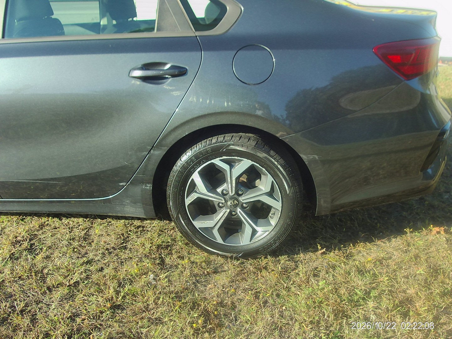 2019 Gray Kia Forte LX 6A (3KPF24AD4KE) with an 2.0L L4 DOHC 16V engine, 6A transmission, located at 2553 Airline Blvd, Portsmouth, VA, 23701, (757) 488-8331, 36.813889, -76.357597 - ***VEHICLE TERMS*** Down Payment: $999 Weekly Payment: $120 APR: 23.9% Repayment Terms: 42 Months *** CALL ELIZABETH SMITH - DIRECTOR OF MARKETING @ 757-488-8331 TO SCHEDULE YOUR APPOINTMENT TODAY AND GET PRE-APPROVED RIGHT OVER THE PHONE***- Photo#8