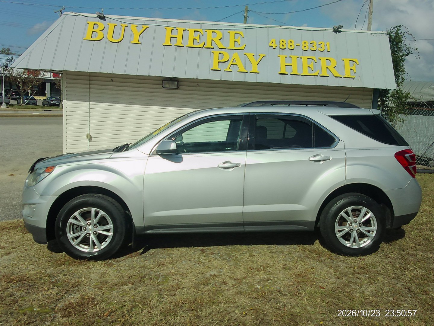2016 Silver Chevrolet Equinox LT 2WD (2GNALCEK2G1) with an 2.4L L4 DOHC 16V FFV engine, 6A transmission, located at 2553 Airline Blvd, Portsmouth, VA, 23701, (757) 488-8331, 36.813889, -76.357597 - ***VEHICLE TERMS*** Down Payment: $899 Weekly Payment: $115 APR: 23.9% Repayment Terms: 42 Months *** CALL ELIZABETH SMITH - DIRECTOR OF MARKETING @ 757-488-8331 TO SCHEDULE YOUR APPOINTMENT TODAY AND GET PRE-APPROVED RIGHT OVER THE PHONE***- Photo#0