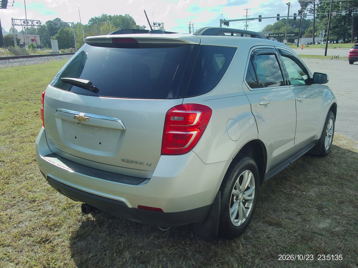 2016 Silver Chevrolet Equinox LT 2WD (2GNALCEK2G1) with an 2.4L L4 DOHC 16V FFV engine, 6A transmission, located at 2553 Airline Blvd, Portsmouth, VA, 23701, (757) 488-8331, 36.813889, -76.357597 - ***VEHICLE TERMS*** Down Payment: $899 Weekly Payment: $115 APR: 23.9% Repayment Terms: 42 Months *** CALL ELIZABETH SMITH - DIRECTOR OF MARKETING @ 757-488-8331 TO SCHEDULE YOUR APPOINTMENT TODAY AND GET PRE-APPROVED RIGHT OVER THE PHONE***- Photo#5