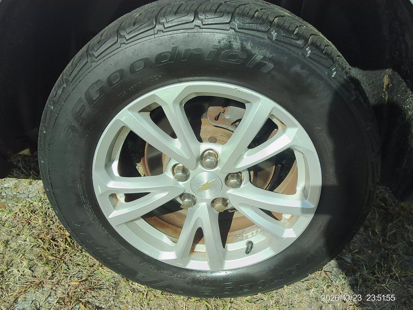 2016 Silver Chevrolet Equinox LT 2WD (2GNALCEK2G1) with an 2.4L L4 DOHC 16V FFV engine, 6A transmission, located at 2553 Airline Blvd, Portsmouth, VA, 23701, (757) 488-8331, 36.813889, -76.357597 - ***VEHICLE TERMS*** Down Payment: $899 Weekly Payment: $115 APR: 23.9% Repayment Terms: 42 Months *** CALL ELIZABETH SMITH - DIRECTOR OF MARKETING @ 757-488-8331 TO SCHEDULE YOUR APPOINTMENT TODAY AND GET PRE-APPROVED RIGHT OVER THE PHONE***- Photo#8